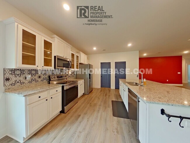 Foto del edificio - Elegant 4-Bedroom Residence in Desirable C...