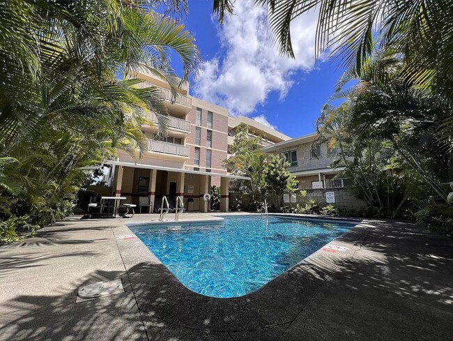 Building Photo - Nuuanu Condo Available Now!