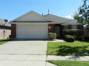 Building Photo - 9813 Carter Dr