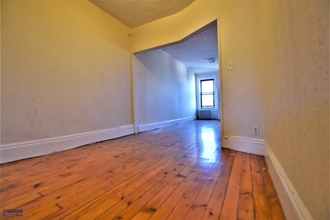 Building Photo - 662 Avenue L