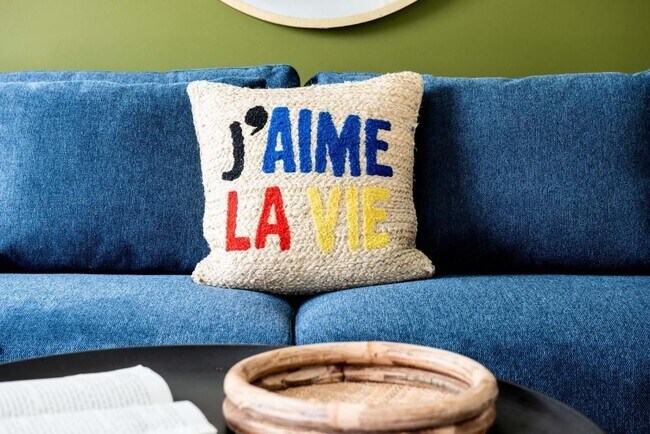 Foto del edificio - 542 Boulevard NE