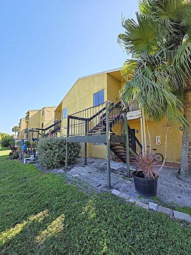 Foto del edificio - 2925 Winkler Ave