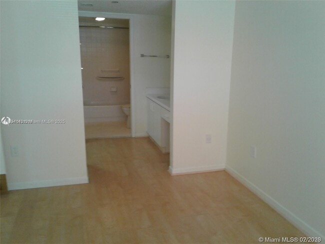 Foto del edificio - 701 SW 142nd Ave