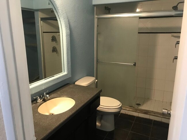 Building Photo - 3344 Barnsdale Dr