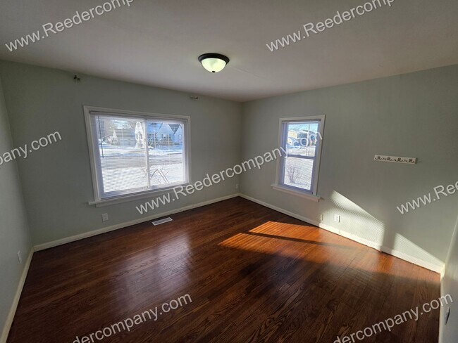 Building Photo - 3317 173rd St