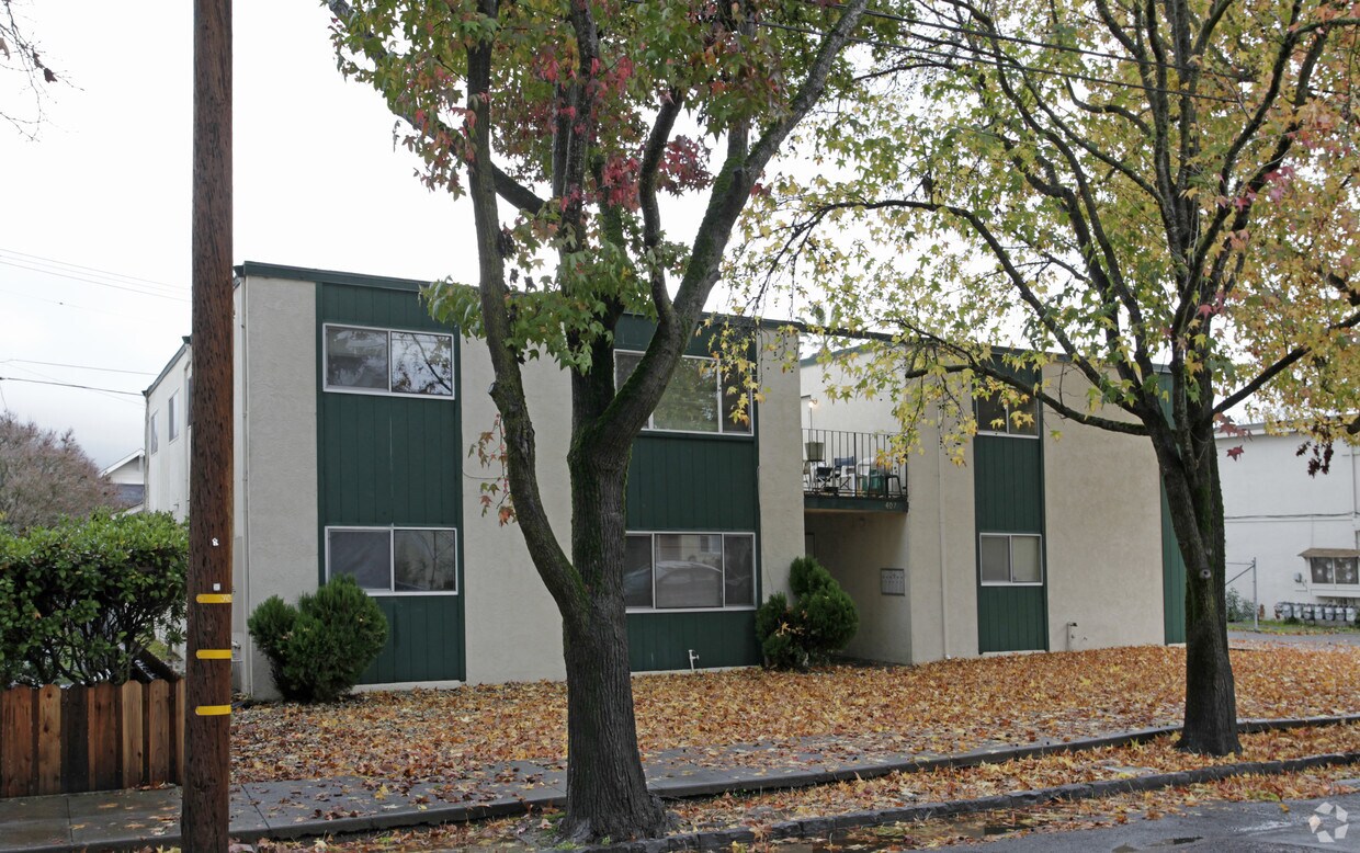 Building Photo - 407 4th St