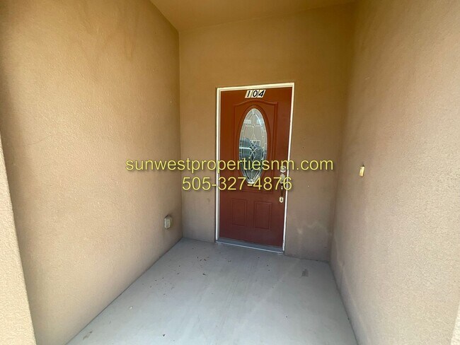 Foto del edificio - 3 Bedroom, 2 Bathroom Condo with 2 Car Gar...