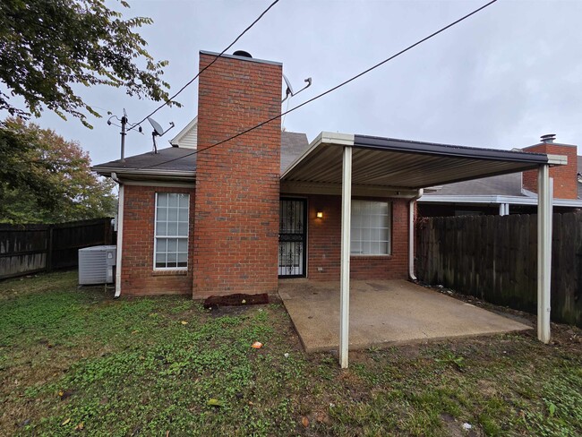 Building Photo - 3945 Oak Branch Cir E