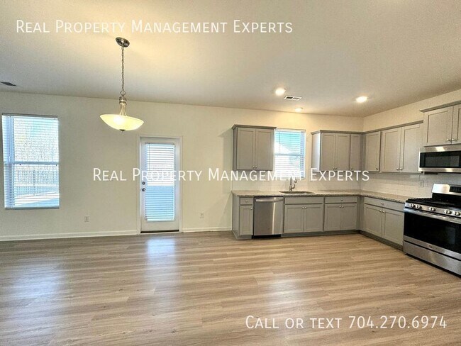 Foto del edificio - 3415 Selwyn Landing Dr