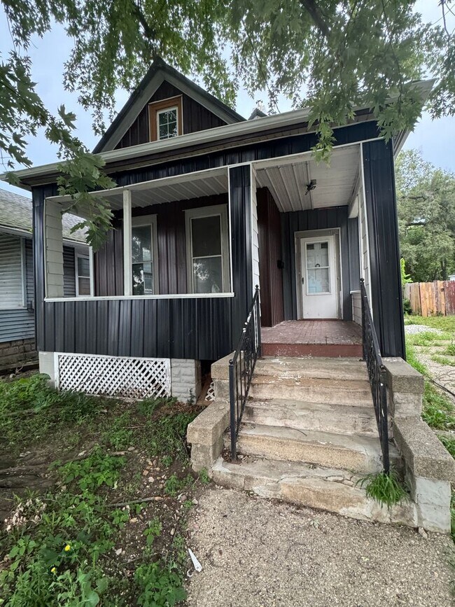 Building Photo - 315 W Nebraska Ave