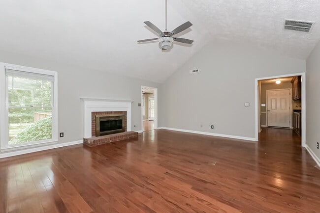 Building Photo - 295 N Oakland Cir