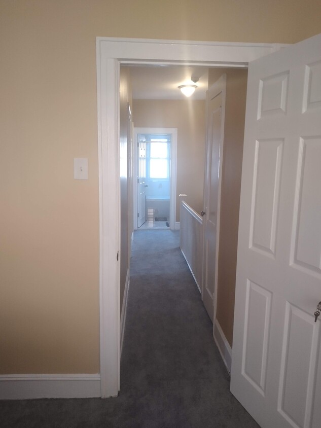 Photo - 115-11-211 219th St (Queens, NY)