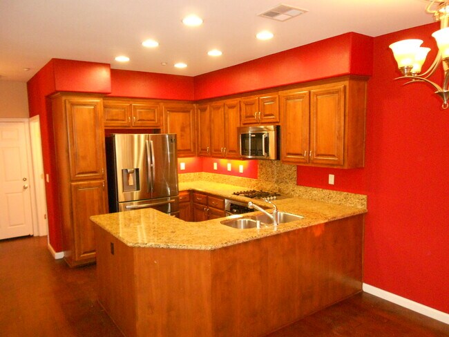Building Photo - 5981 Tan Oak Dr
