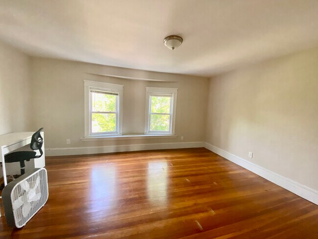 Building Photo - 106 Bromfield Rd
