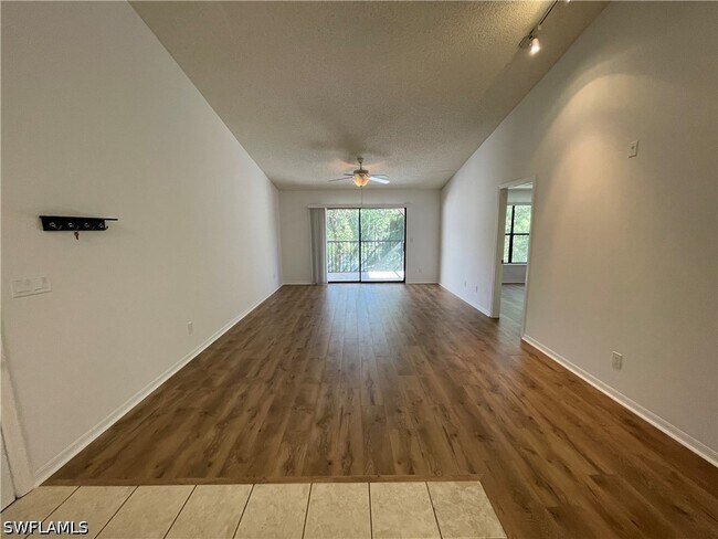 Foto del edificio - 2178 Arbour Walk Cir