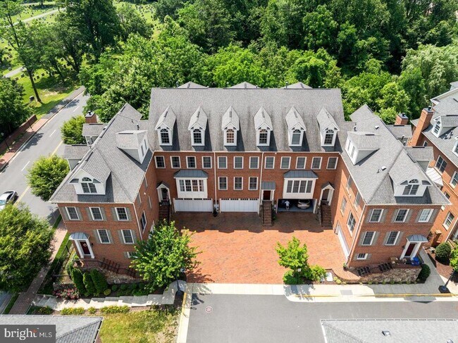 Foto del edificio - 10665 Yorktown Ct