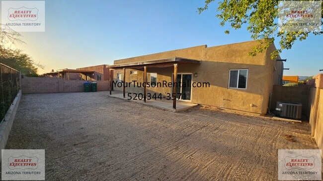 Building Photo - Hartman Lane & Linda Vista area - 3 bedroo...