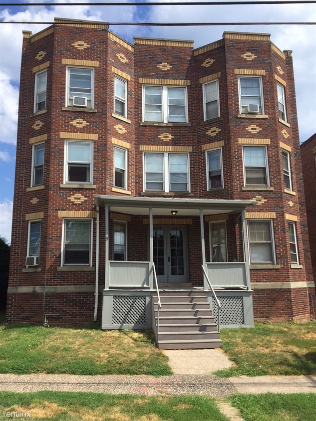 Primary Photo - 643 W Main St
