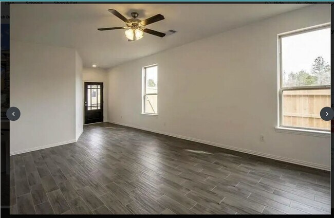 Foto del edificio - 3 Bedroom Single Family in Montgomery