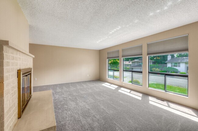 Foto del edificio - Renton rambler home ready for move in - 3 ...