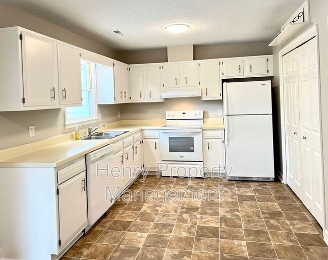 Foto del edificio - 1446 Aversboro Rd