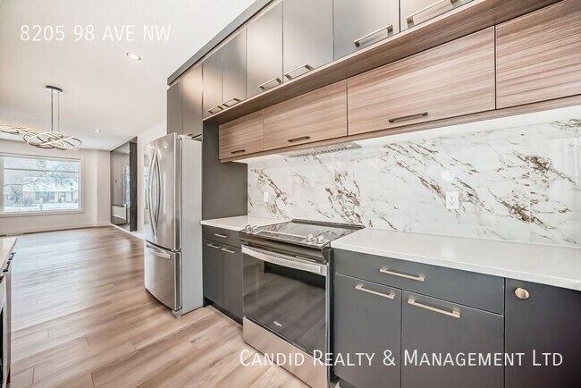 Building Photo - Modern 1 bedroom garden unit close to Downtown with lots of parking.