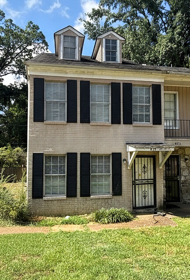 Building Photo - 837 Candace Dr