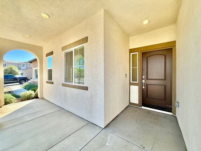 Foto del edificio - Cul-de-Sac Living in Sagewood | 4 Bed Home with INCLUDED Solar & RV Parking