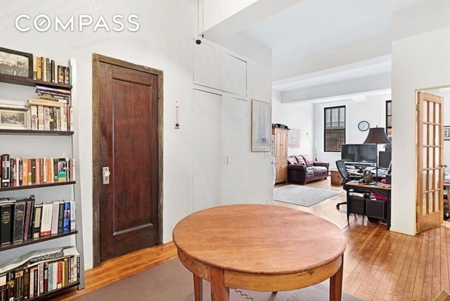 Primary Photo - 431 E 12th St