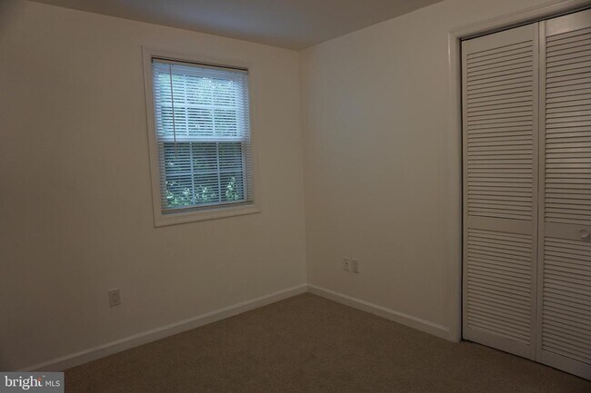 Foto del edificio - 4100 Burke Station Rd