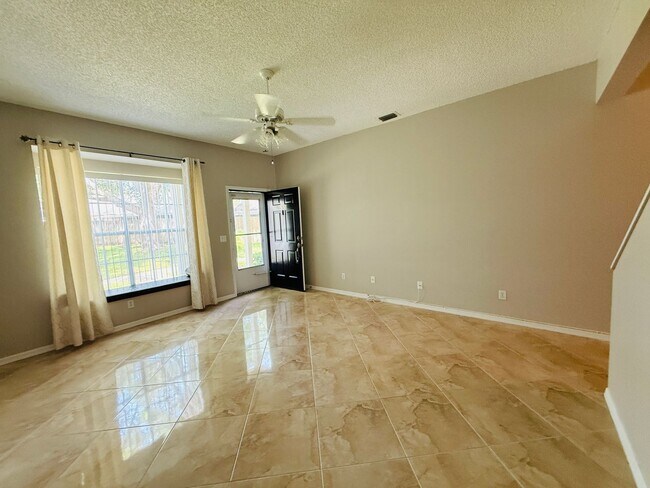 Foto del edificio - 2843 Thaxton Dr