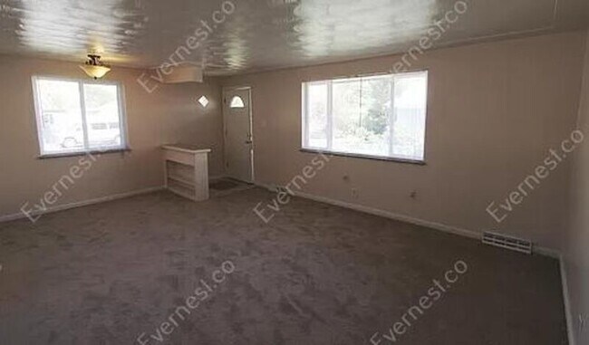 Foto del edificio - 964 Emporia St