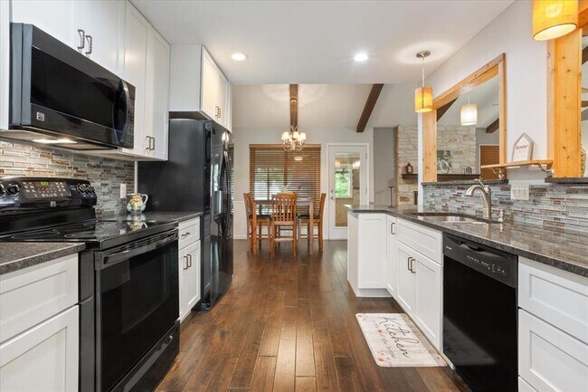 Building Photo - 1204 Lime Rock Dr