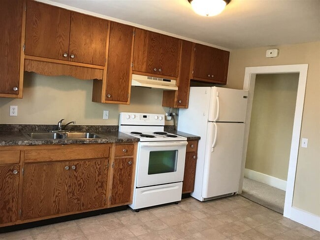 Foto del edificio - 614 1/2 MacFarlane Rd