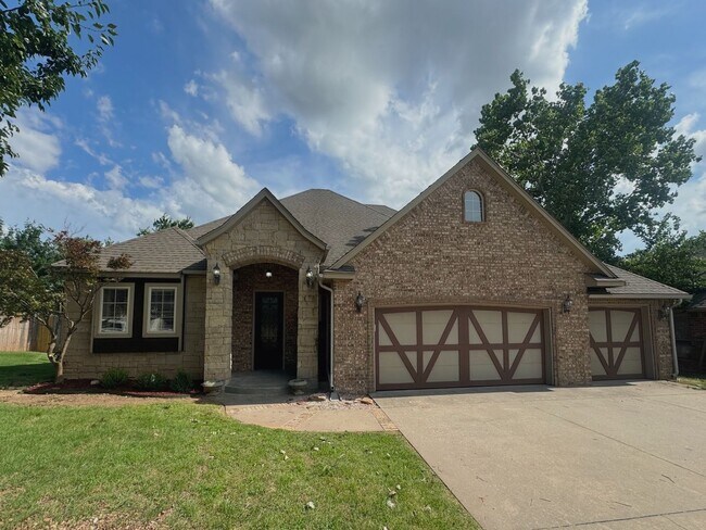 Building Photo - Lots of Space + Storage! Storm Shelter! Be...