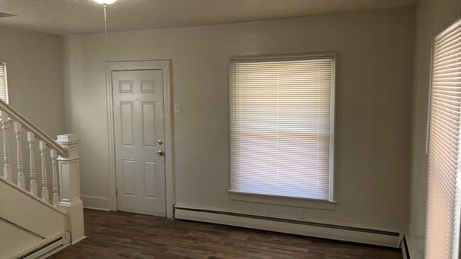 Building Photo - 1505 Lawn Ave