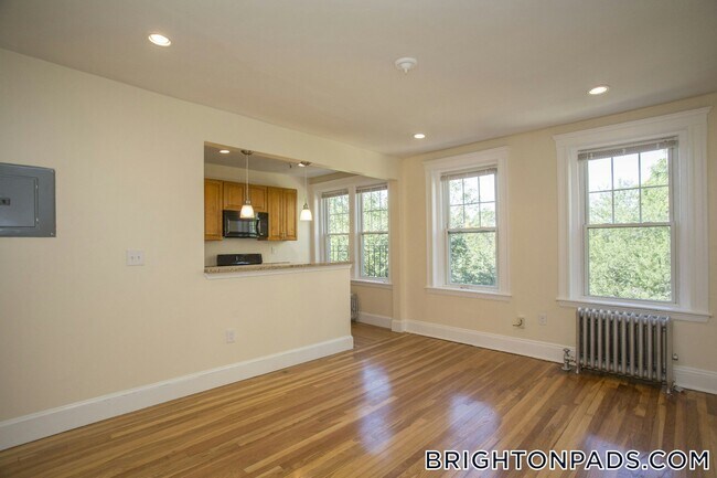 Foto del edificio - 288 Chestnut Hill Ave