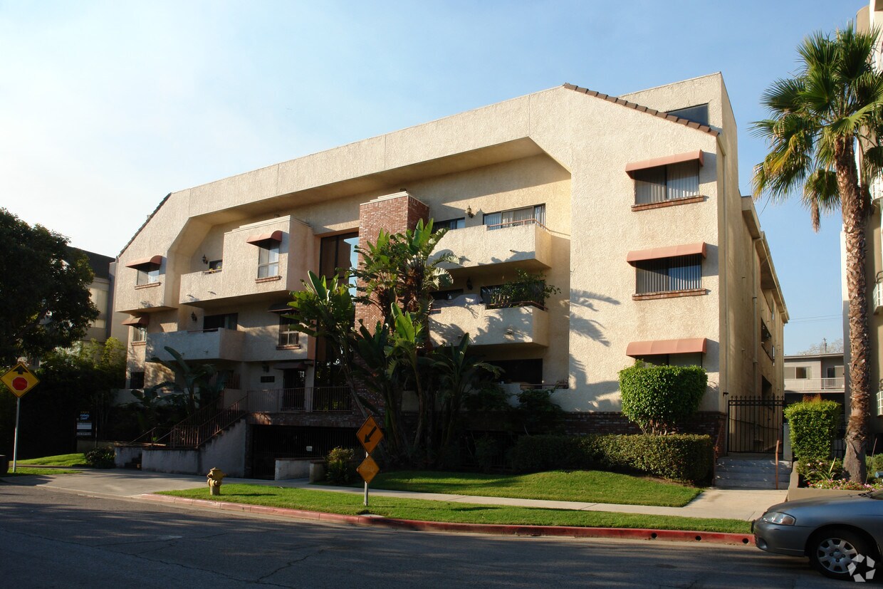 Foto del edificio - 1823 Holmby Ave