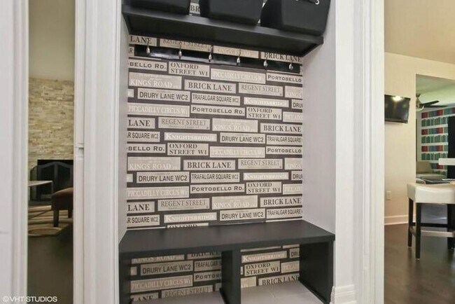 Foto del edificio - 908 E Hampton Rd