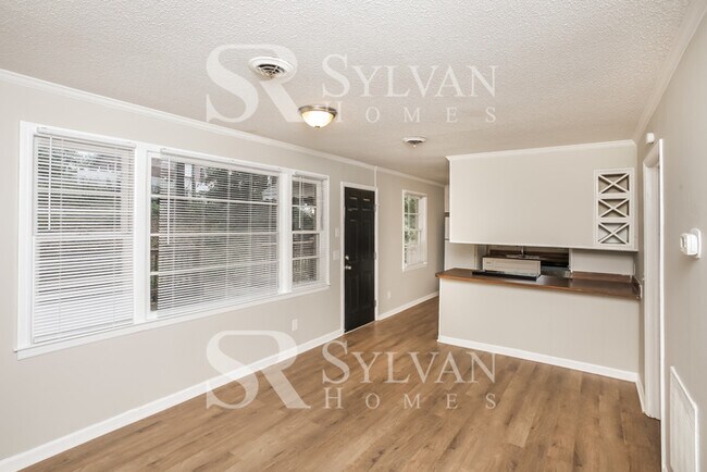Foto del edificio - Prepare to be impressed by this 4 bedroom,...