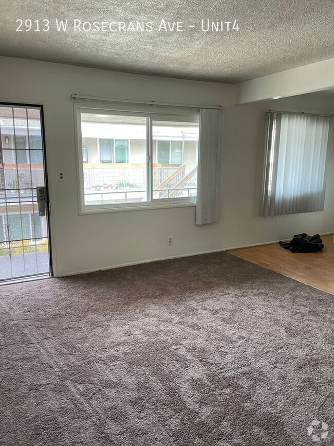 Building Photo - 2913 Rosecrans Ave