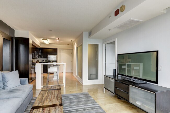 Building Photo - 475 K St NW