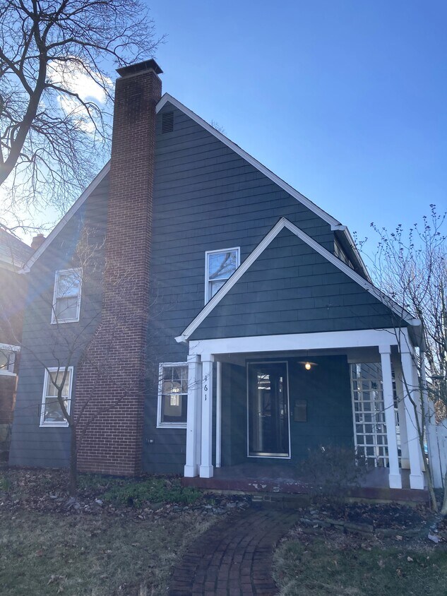 Foto principal - 161 E Oakland Ave