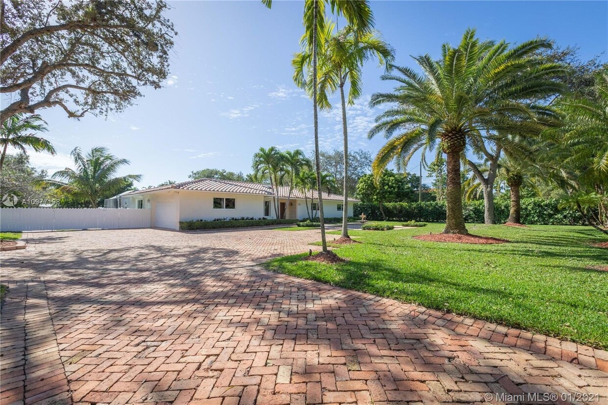 7230 SW 104th St, Pinecrest, FL 33156 House for Rent in Pinecrest, FL