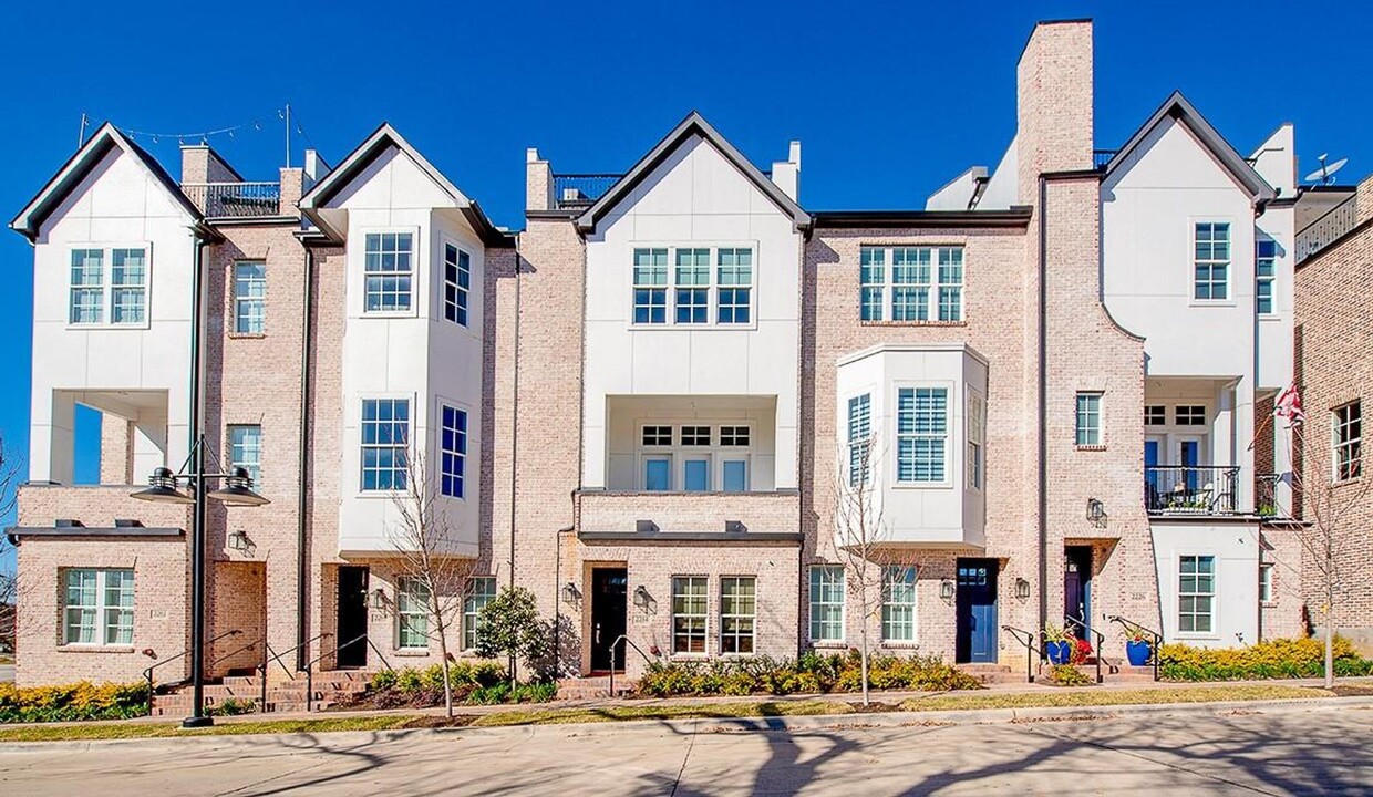 Primary Photo - Modern Contemporary Townhome in The Medica...