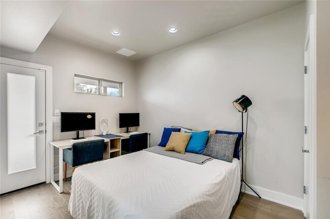 Foto del edificio - 4325 Banister Ln