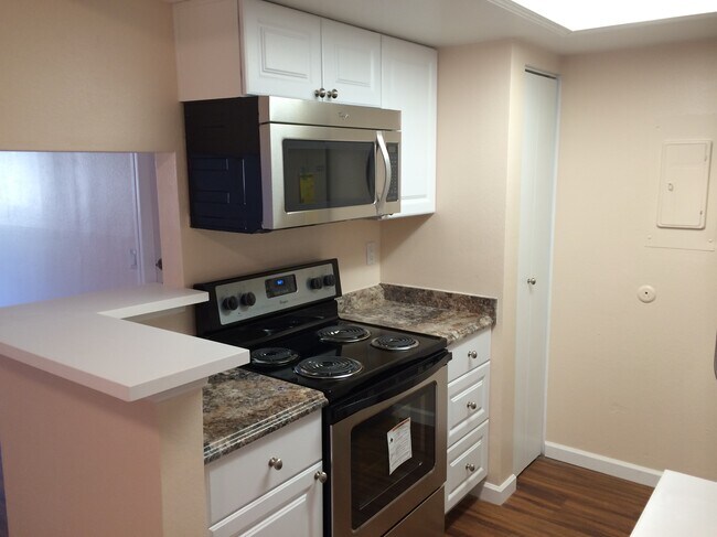 Foto del edificio - 8555 Fairmount Dr