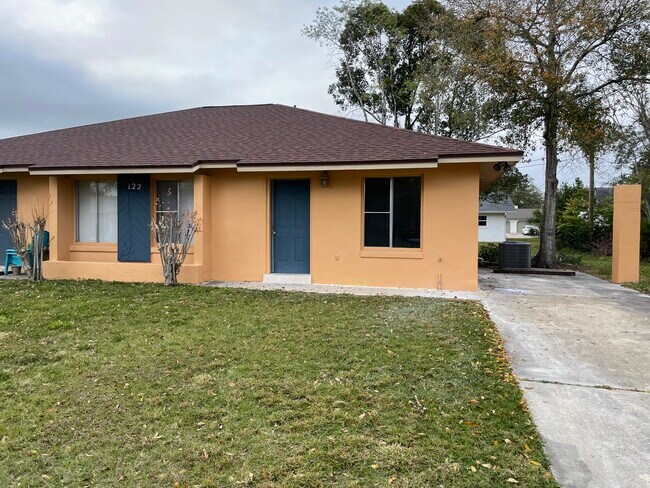Building Photo - 122 Hazelcrest St