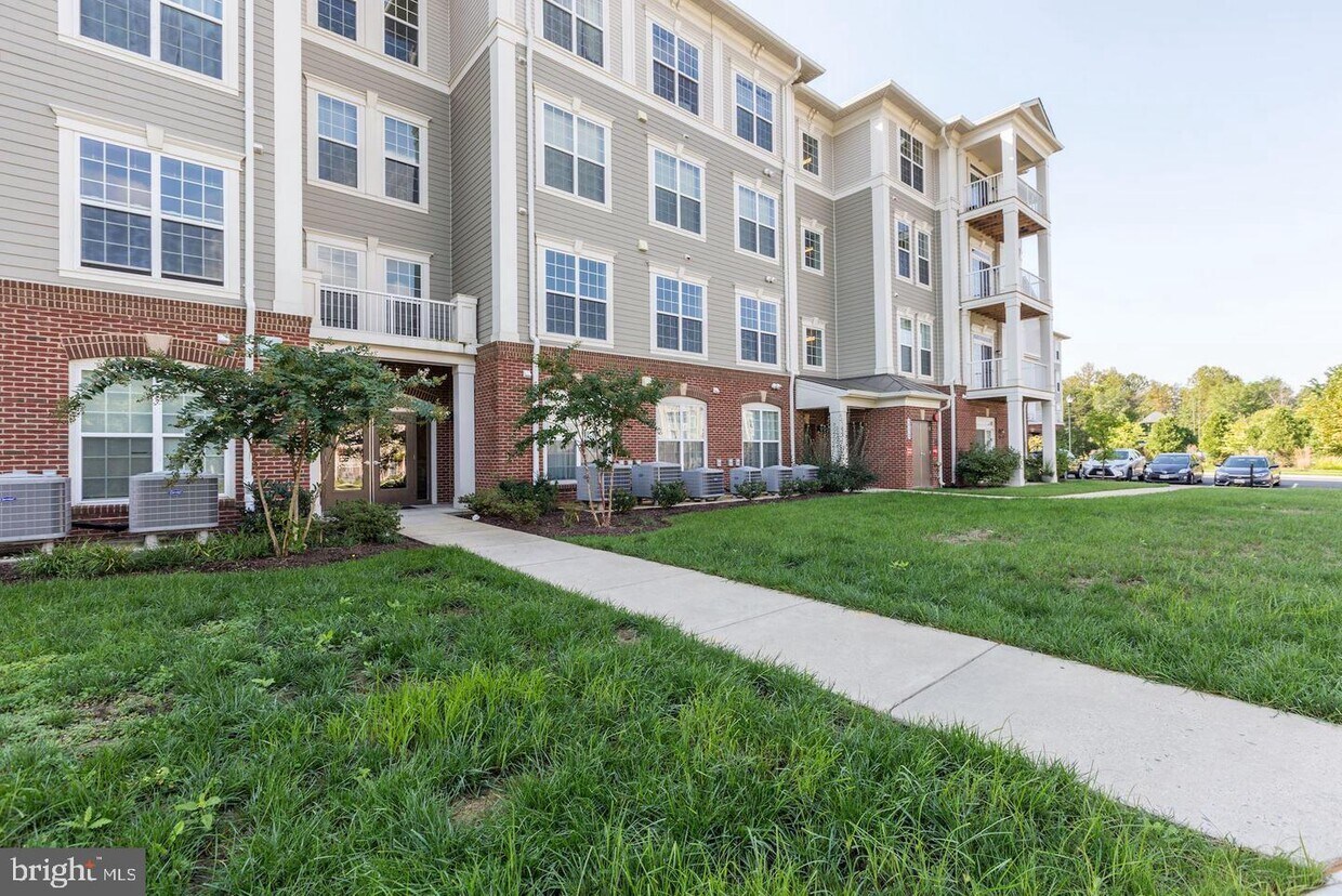 Foto principal - 3750 Clara Downey Ave