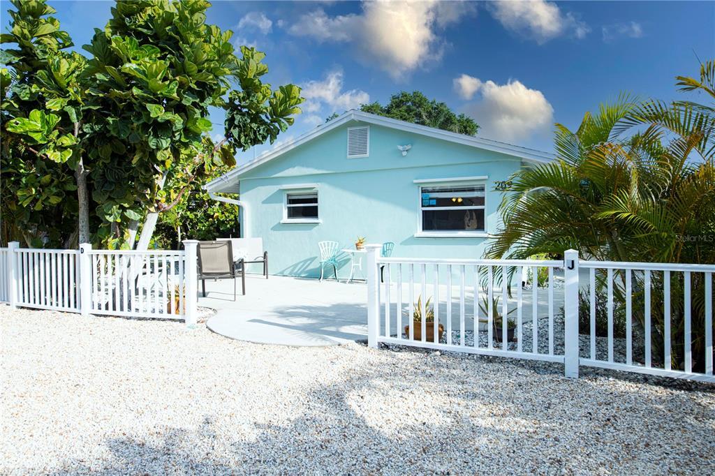 Primary Photo - 209 Bahia Vista Dr